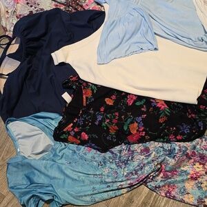 LOWERED PRICE Womens Top Bundle 17 PC Size Medium Excellent